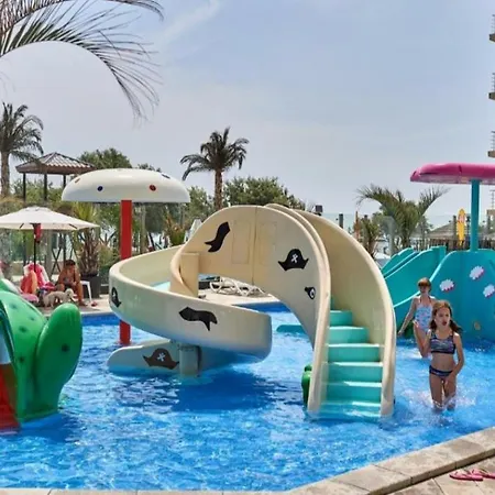 Panoramic Pool & Beach Prima Linie La Mare 20 Metri De Plaja With Parking 아파트